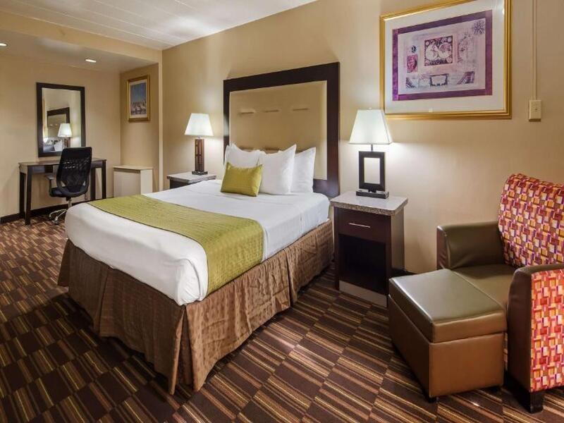 Best Western Louisville East Inn & Suites Zewnętrze zdjęcie