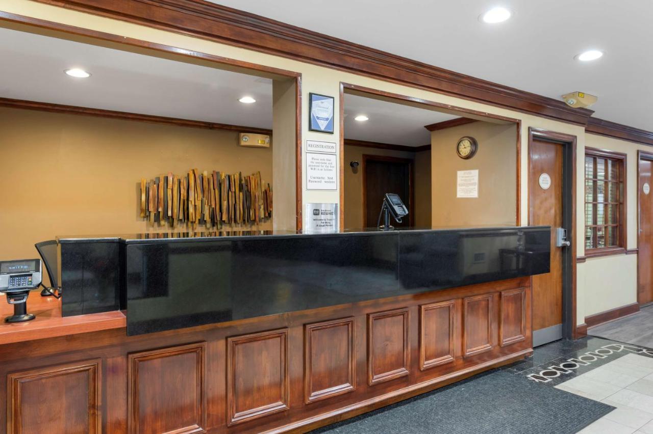 Best Western Louisville East Inn & Suites Zewnętrze zdjęcie