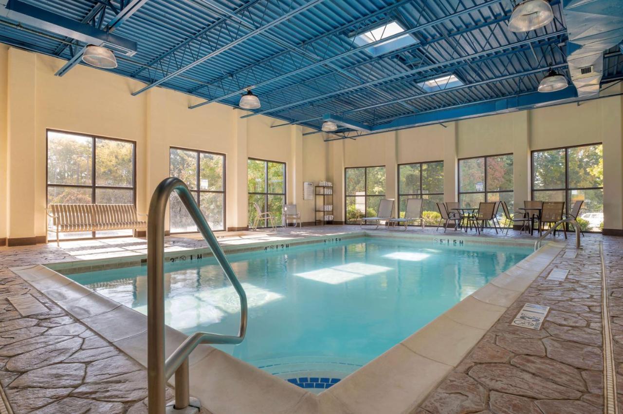 Best Western Louisville East Inn & Suites Zewnętrze zdjęcie