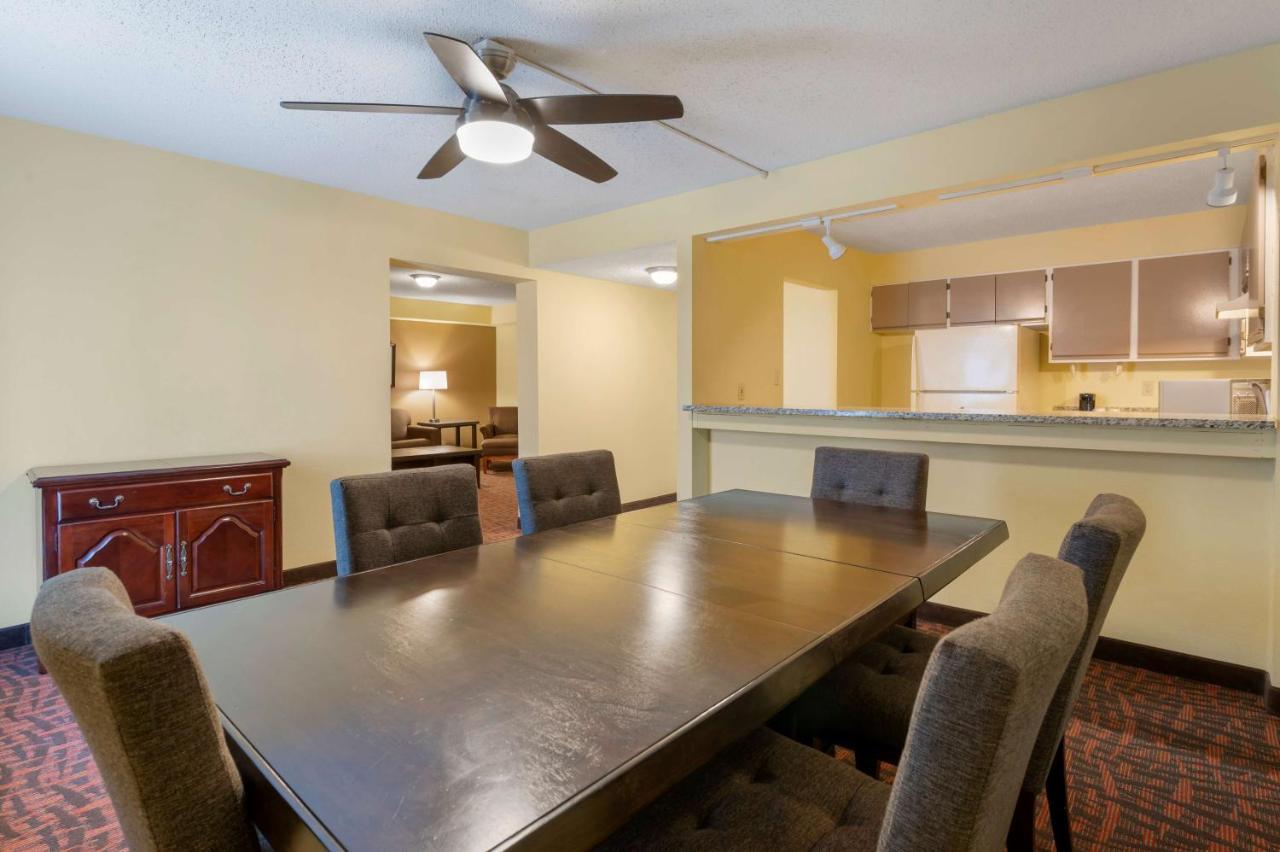 Best Western Louisville East Inn & Suites Zewnętrze zdjęcie