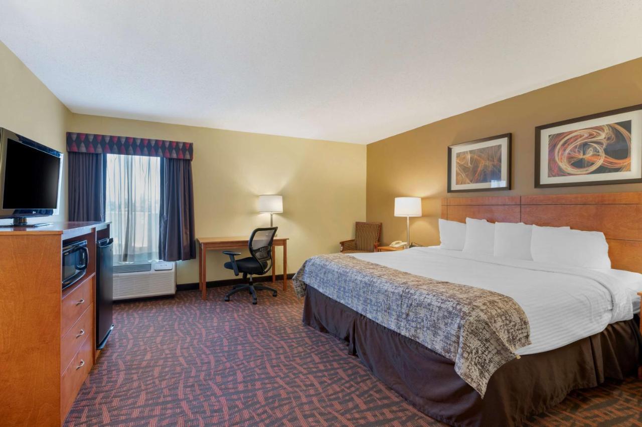 Best Western Louisville East Inn & Suites Zewnętrze zdjęcie