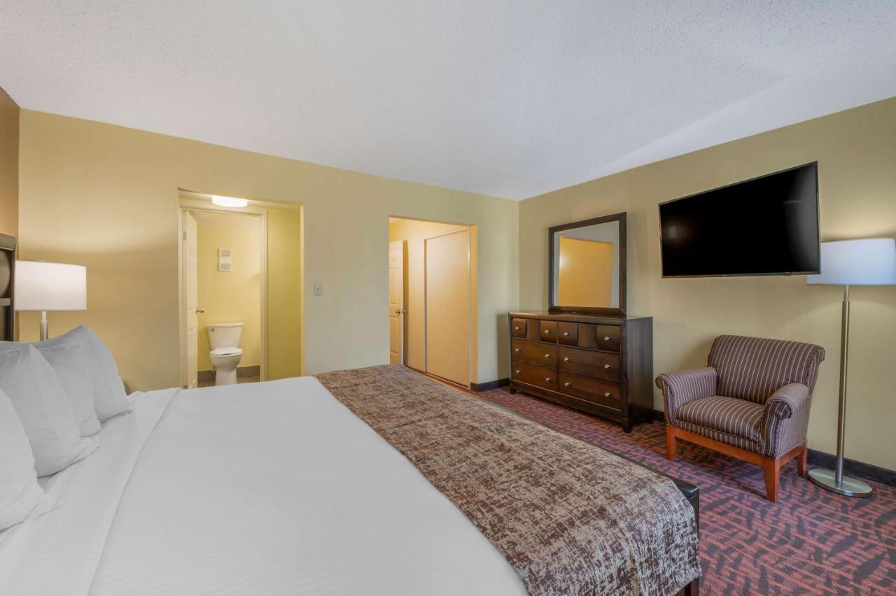 Best Western Louisville East Inn & Suites Zewnętrze zdjęcie