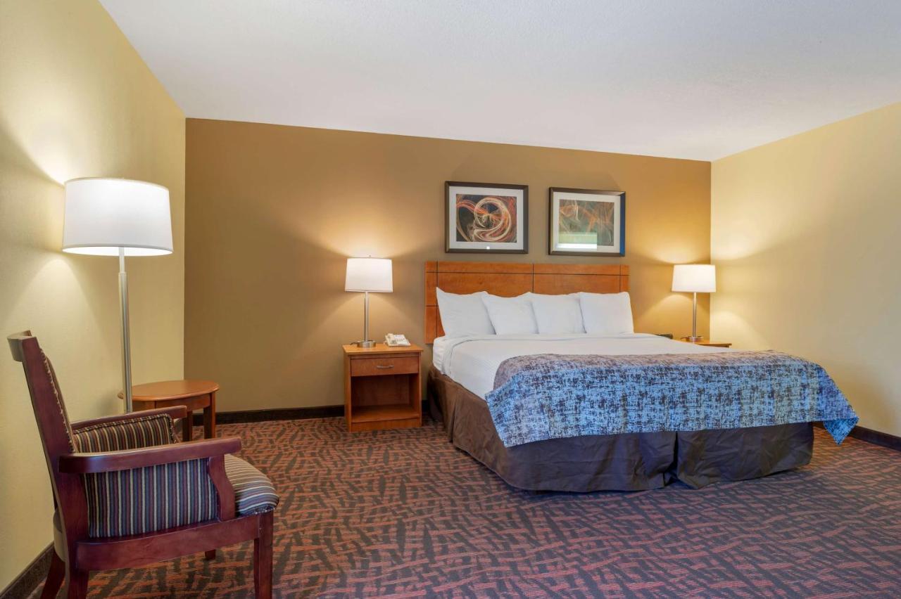 Best Western Louisville East Inn & Suites Zewnętrze zdjęcie