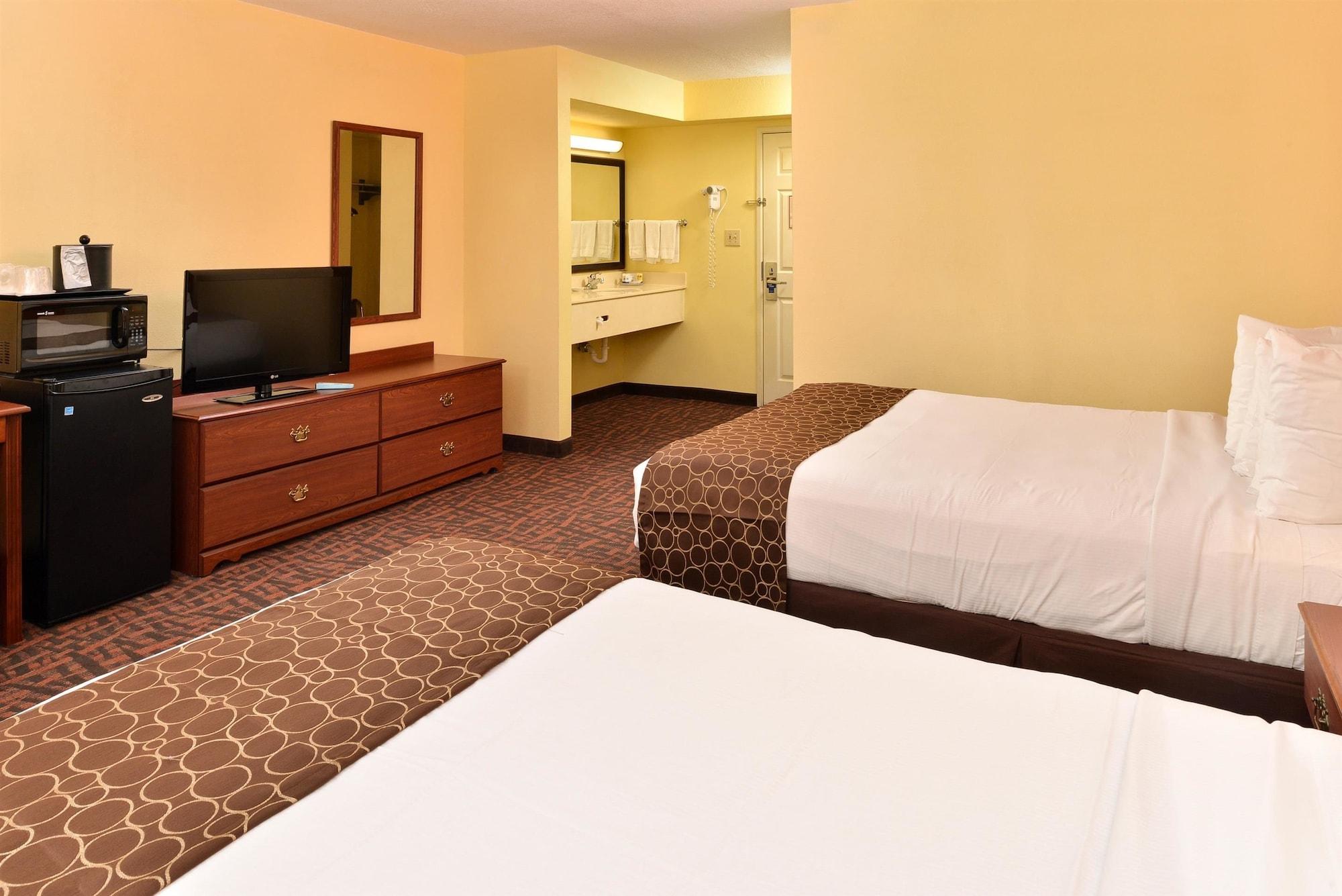 Best Western Louisville East Inn & Suites Zewnętrze zdjęcie