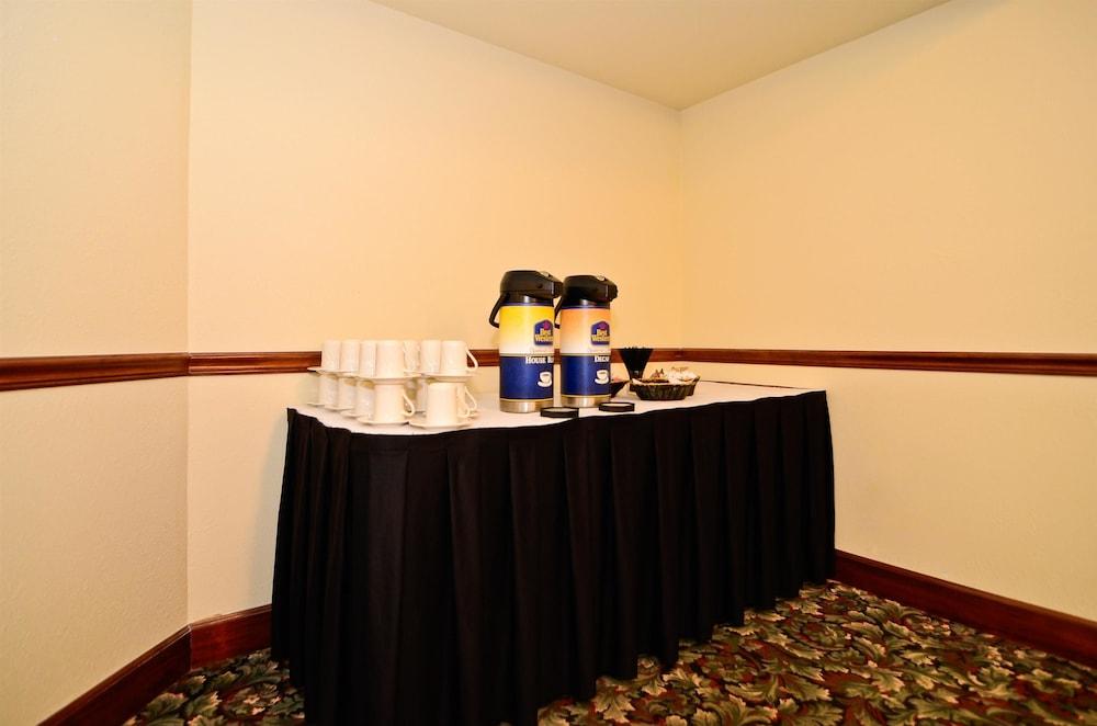 Best Western Louisville East Inn & Suites Zewnętrze zdjęcie