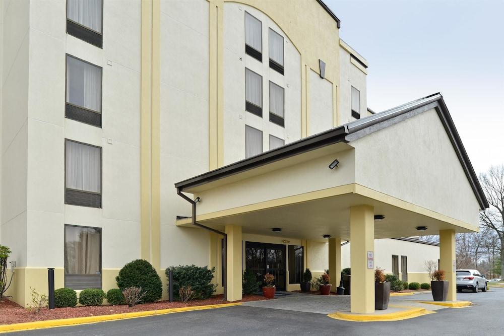 Best Western Louisville East Inn & Suites Zewnętrze zdjęcie