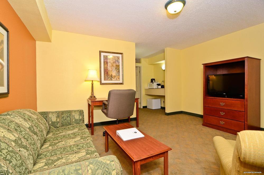 Best Western Louisville East Inn & Suites Pokój zdjęcie