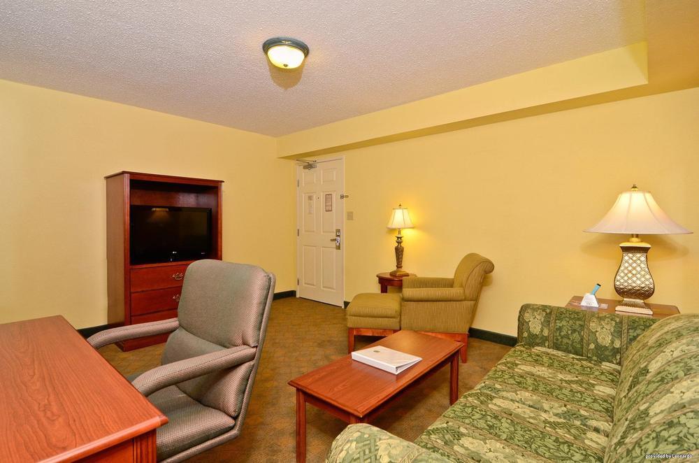 Best Western Louisville East Inn & Suites Pokój zdjęcie