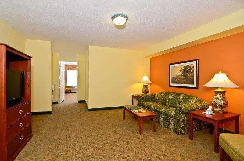 Best Western Louisville East Inn & Suites Zewnętrze zdjęcie