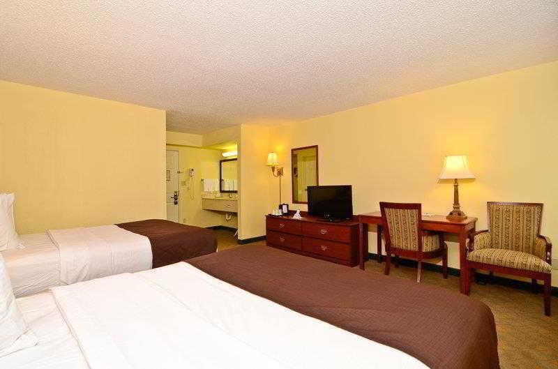Best Western Louisville East Inn & Suites Zewnętrze zdjęcie